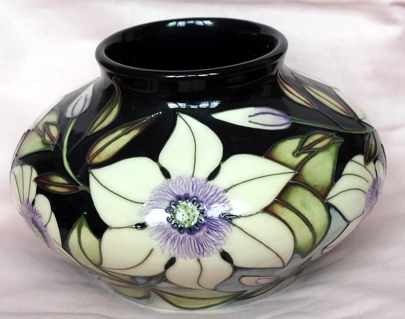 how to value moorcroft pottery